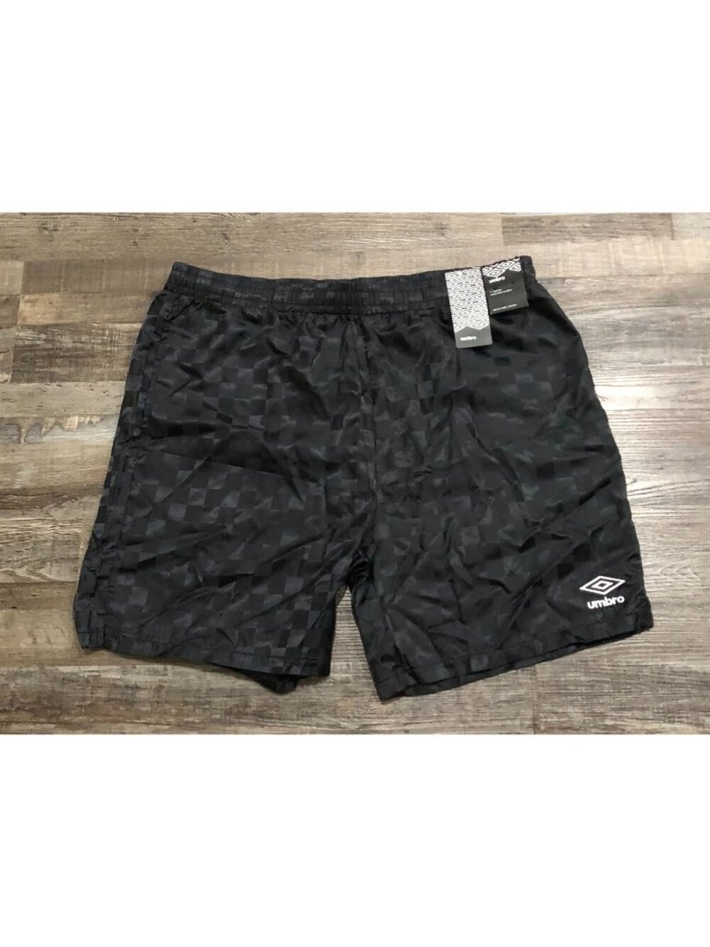 Umbro Mens XL Black Checked Nylon Soccer Shorts New with Tags